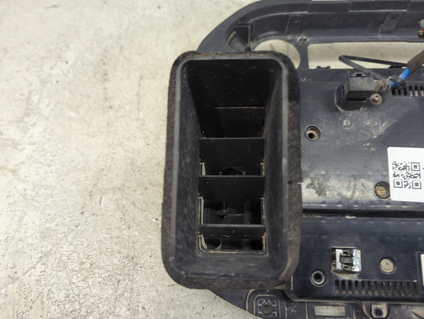 2015-2016 Chevrolet Colorado Radio Control Panel 1494472 - Oemusedautoparts1.com