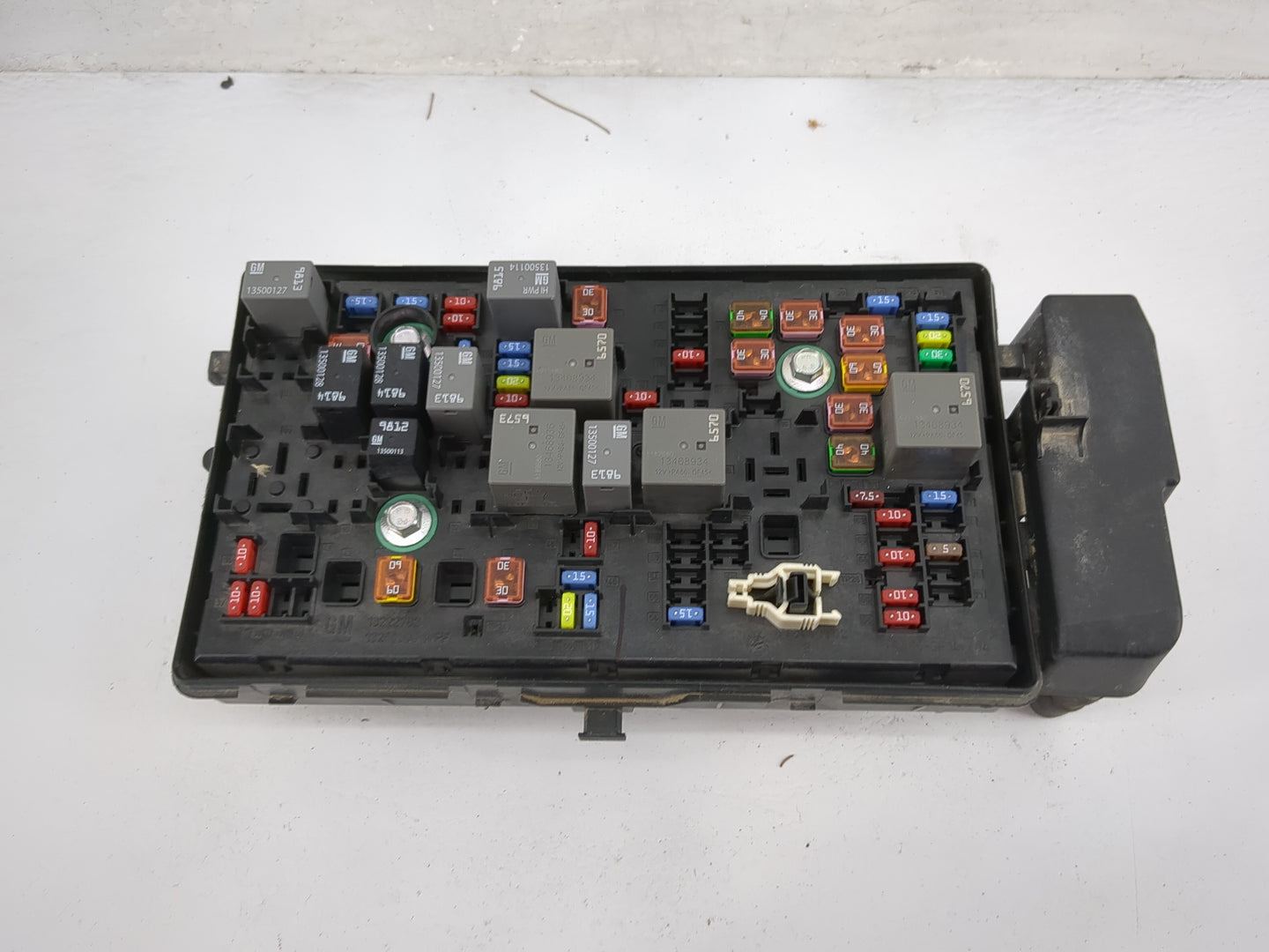 2015-2019 Chevrolet Colorado Fusebox Fuse Box Panel Relay Module P/N:812461952 Fits Fits 2015 2016 2017 2019 OEM Used Auto P