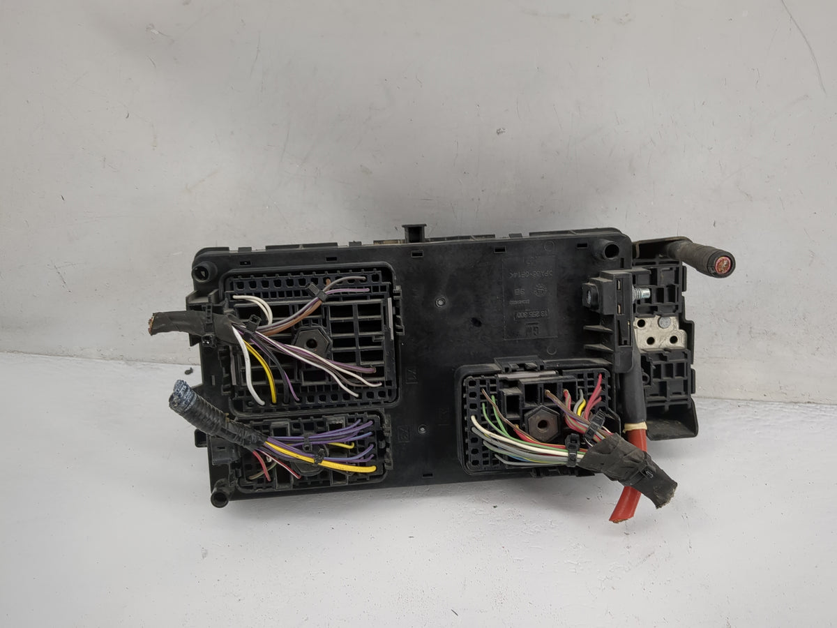 2015-2019 Chevrolet Colorado Fusebox Fuse Box Panel Relay Module P/N:812461952 Fits Fits 2015 2016 2017 2019 OEM Used Auto P