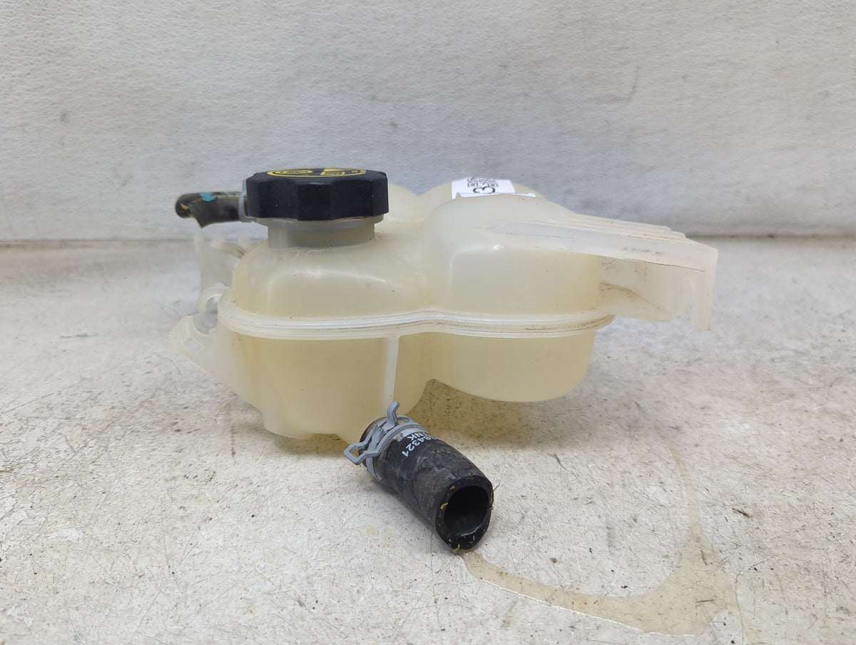 2015 Chevrolet Colorado Radiator Coolant Overflow Expansion Tank Bottle 1499463 - Oemusedautoparts1.com