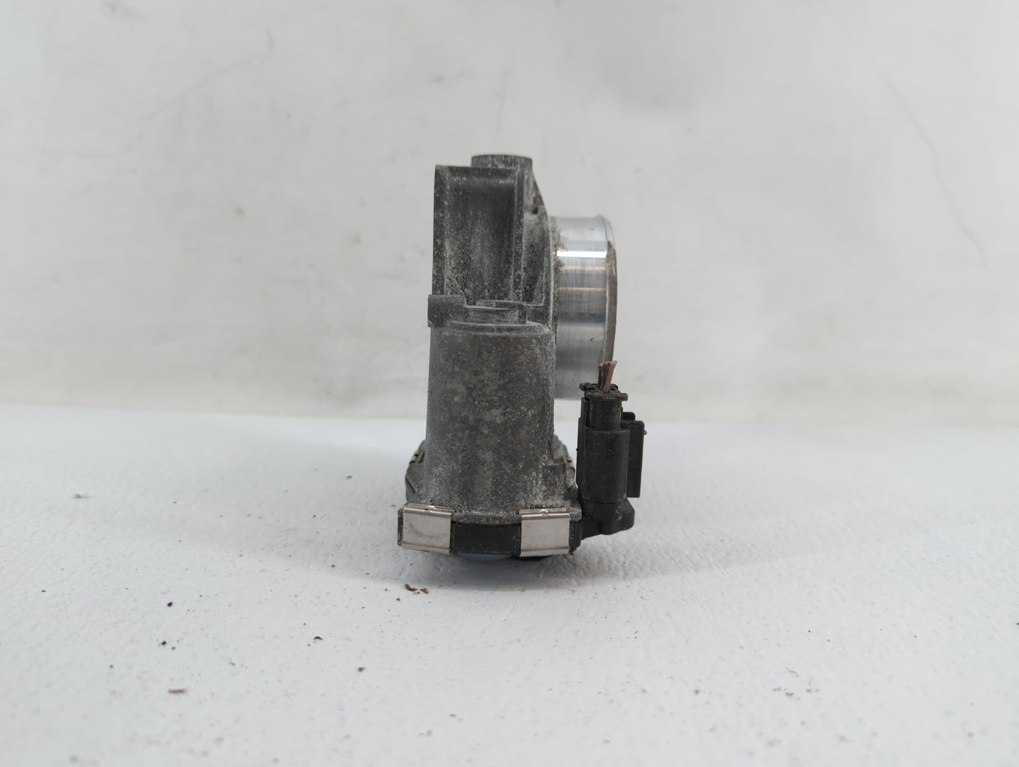 2016-2018 Chevrolet Colorado Throttle Body P/N:12670839AA 12627217DA Fits Fits 2016 2017 2018 2019 OEM Used Auto Parts - Oem
