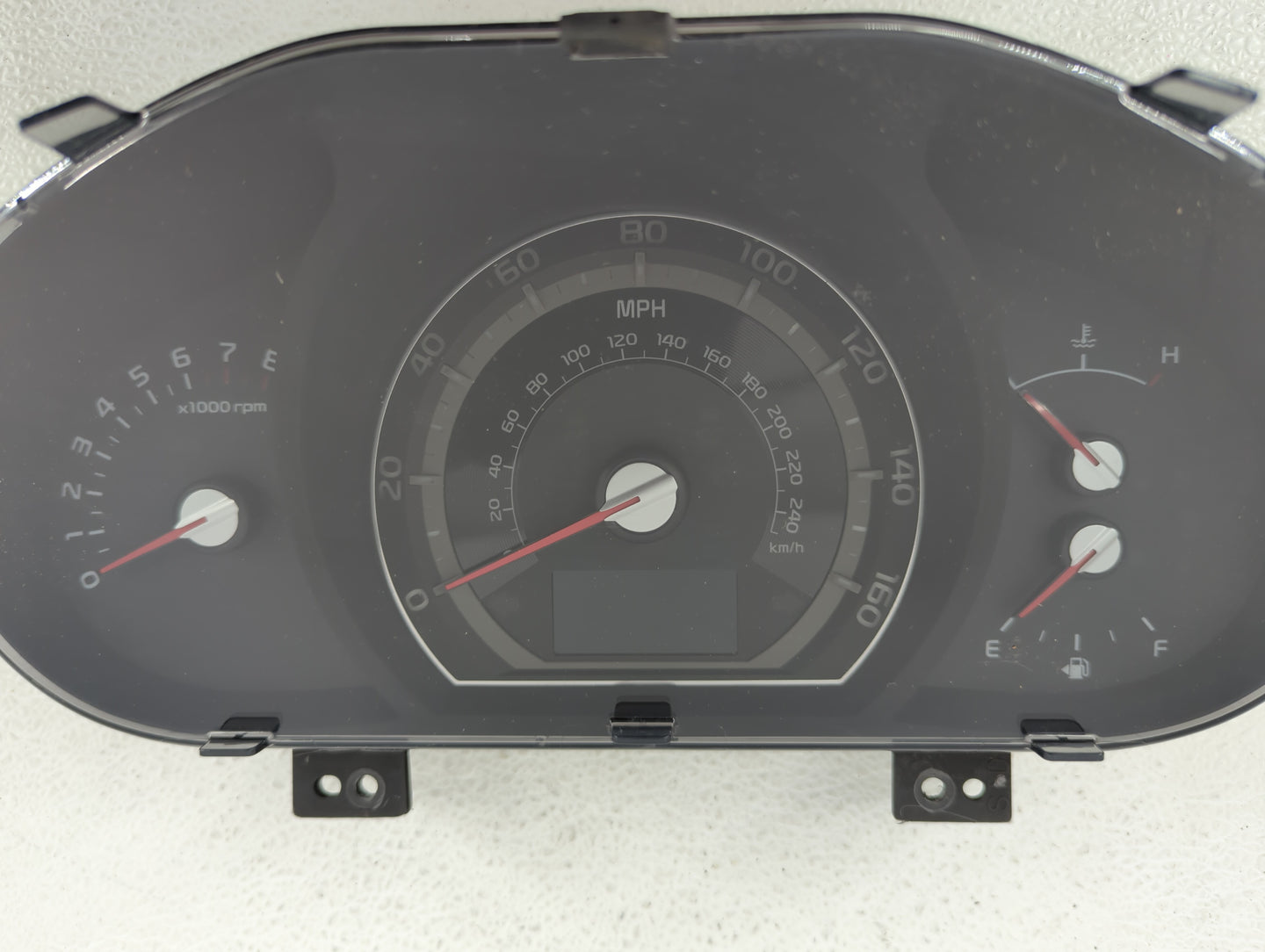 2015 Chevrolet Colorado Instrument Cluster Speedometer Gauges P/N:94021-3W020 Fits OEM Used Auto Parts - Oemusedautoparts1.c
