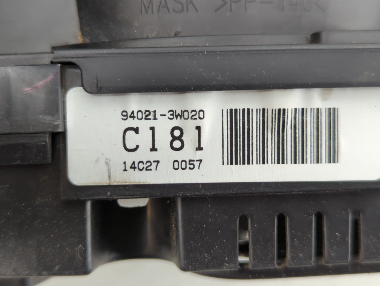 2015 Chevrolet Colorado Instrument Cluster Speedometer Gauges P/N:94021-3W020 Fits OEM Used Auto Parts - Oemusedautoparts1.c