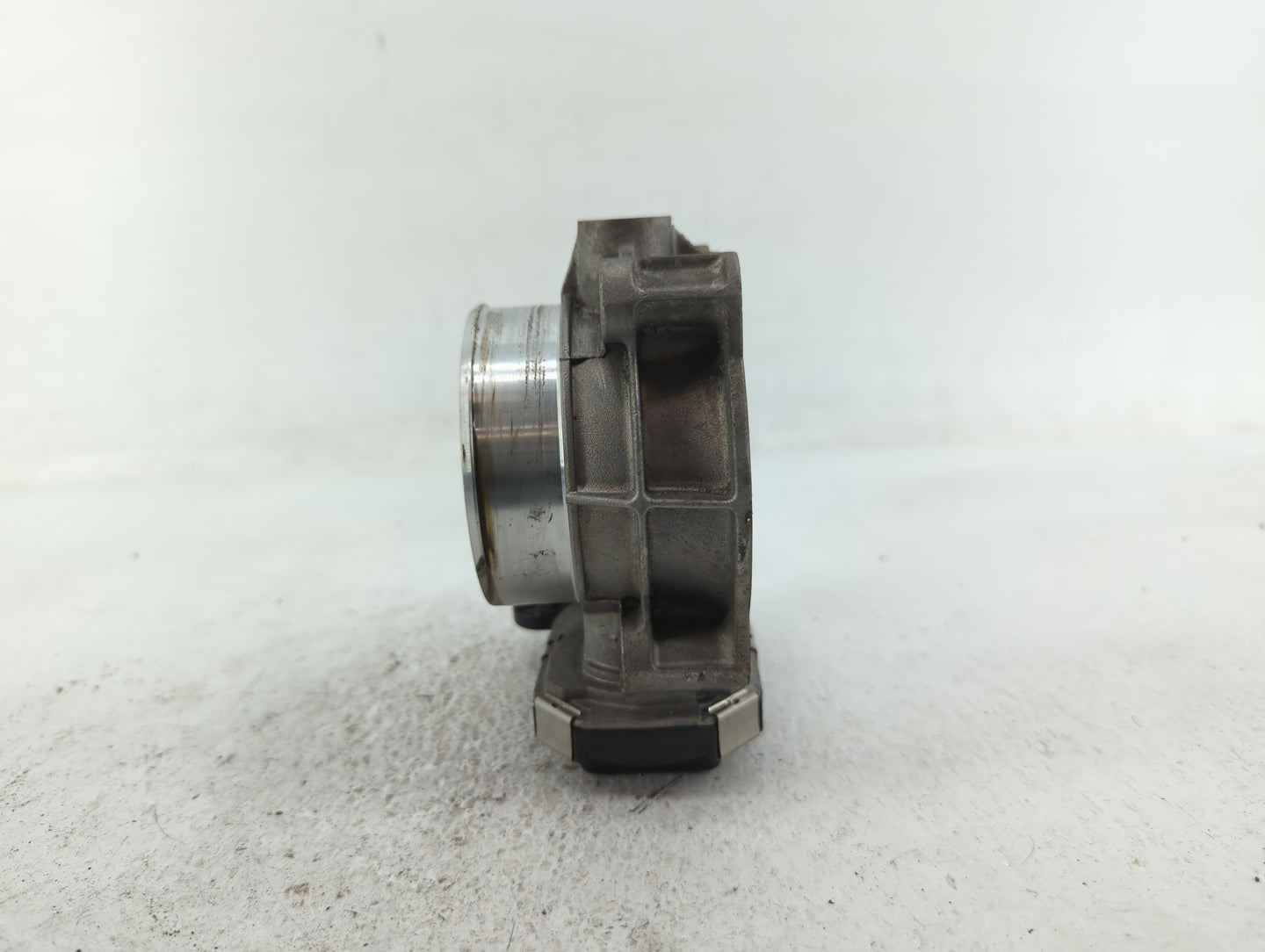 2015-2016 Chevrolet Colorado Throttle Body P/N:12670981AA 12632172BA Fits OEM Used Auto Parts - Oemusedautoparts1.com