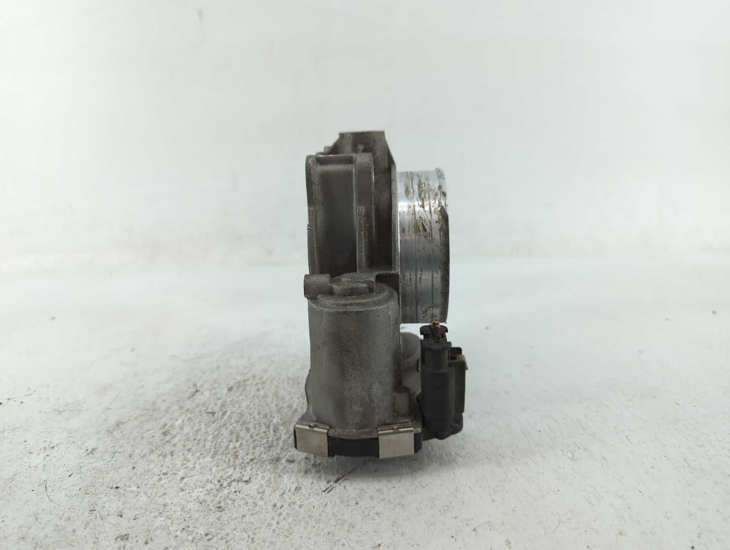 2015-2016 Chevrolet Colorado Throttle Body P/N:12670981AA 12632172BA Fits OEM Used Auto Parts - Oemusedautoparts1.com