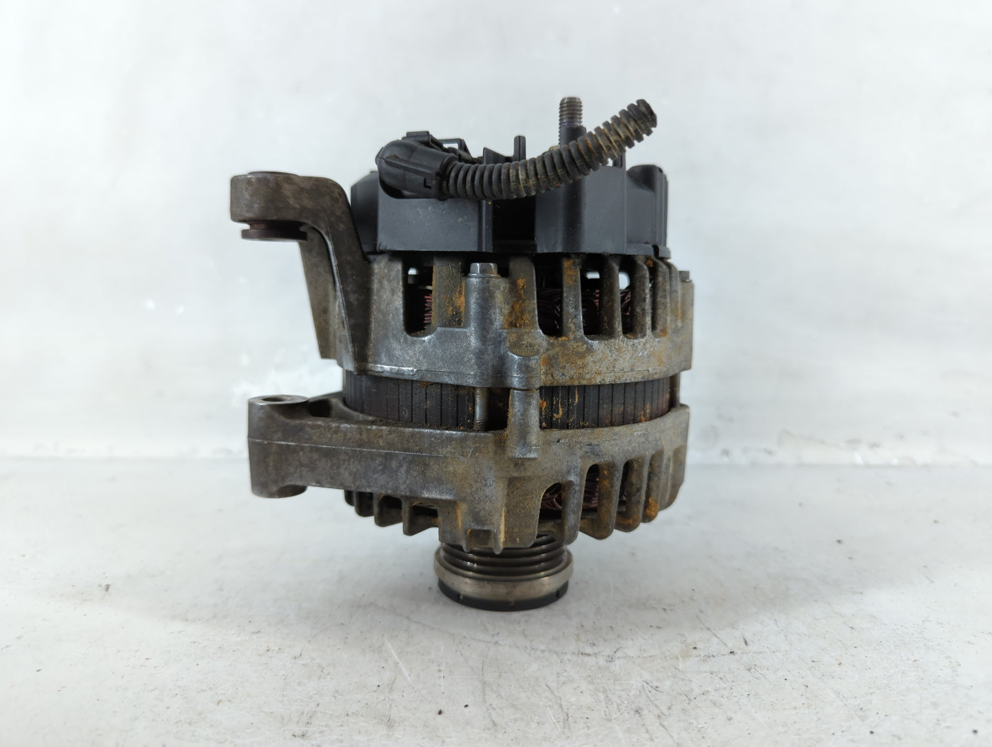 2012-2016 Chevrolet Cruze Alternator Replacement Generator Charging Assembly Engine OEM P/N:13588290 Fits OEM Used Auto Part
