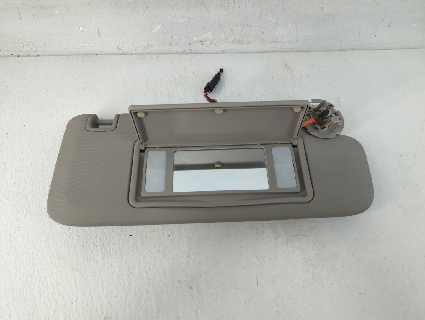 2011-2016 Chevrolet Cruze Sun Visor Shade Replacement Passenger Right Mirror Fits Fits 2011 2012 2013 2014 2015 2016 OEM Use