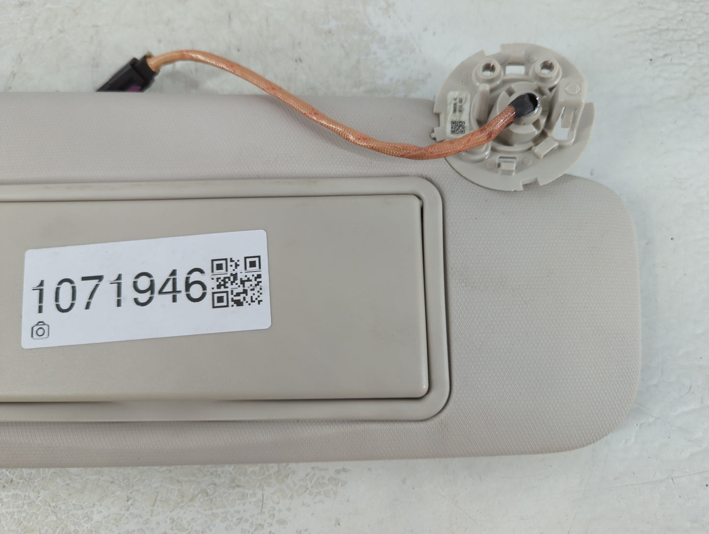 2016 Chevrolet Cruze Sun Visor Shade Replacement Passenger Right Mirror Fits OEM Used Auto Parts - Oemusedautoparts1.com