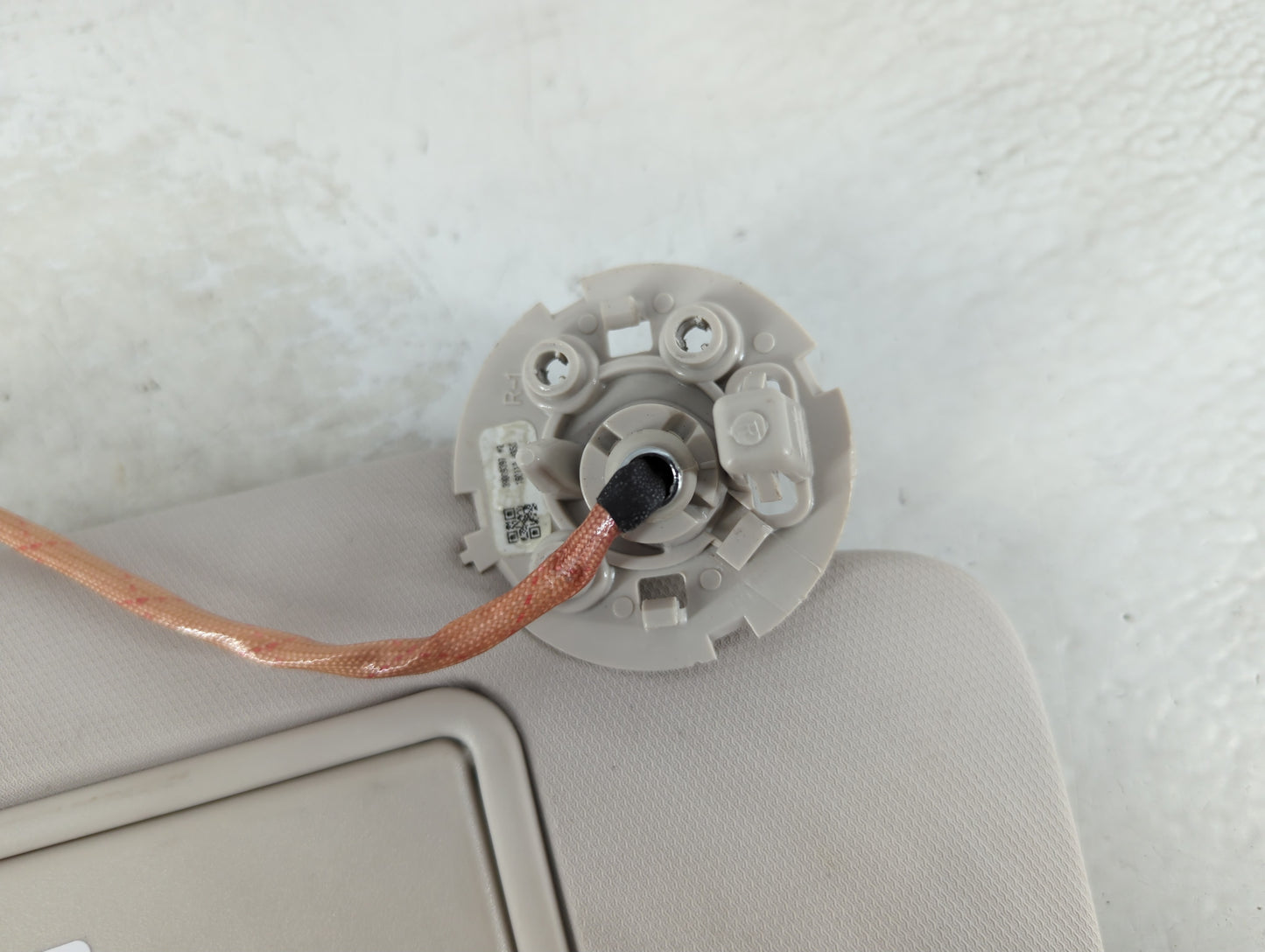 2016 Chevrolet Cruze Sun Visor Shade Replacement Passenger Right Mirror Fits OEM Used Auto Parts - Oemusedautoparts1.com