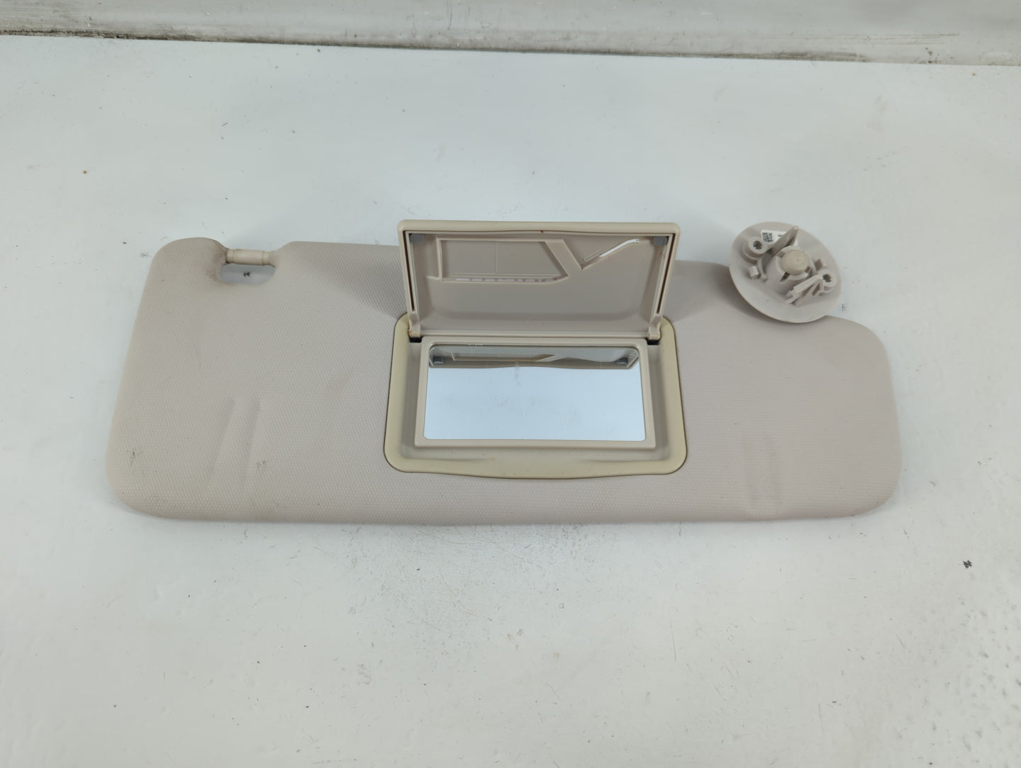 2016 Chevrolet Cruze Sun Visor Shade Replacement Driver Left Mirror Fits OEM Used Auto Parts - Oemusedautoparts1.com
