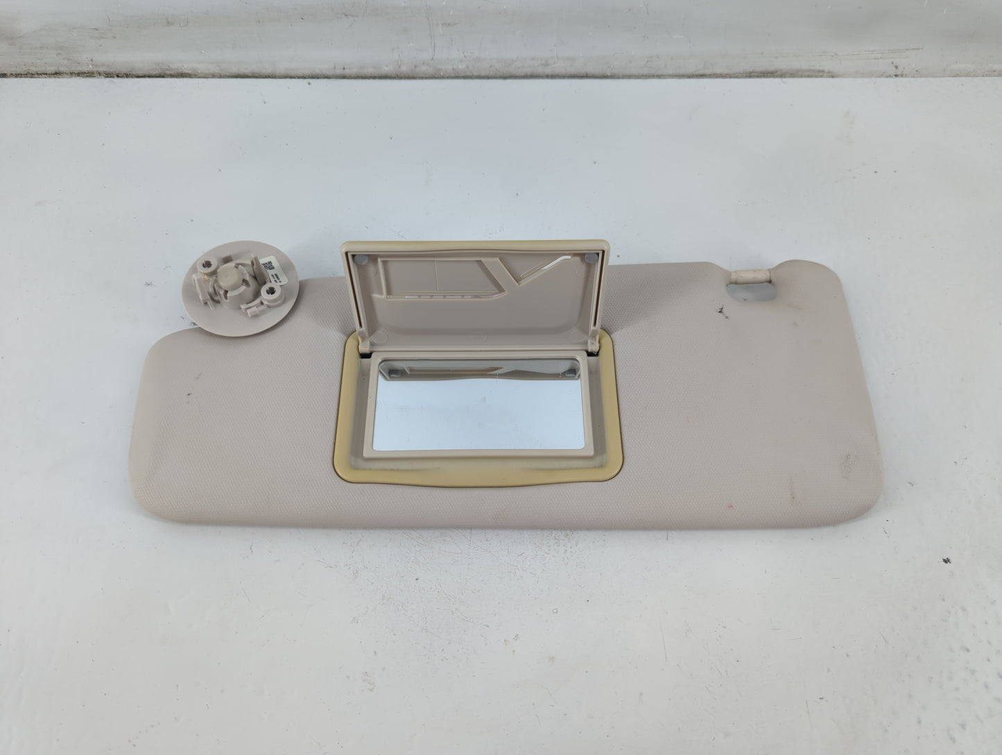 2016 Chevrolet Cruze Sun Visor Shade Replacement Passenger Right Mirror Fits OEM Used Auto Parts - Oemusedautoparts1.com