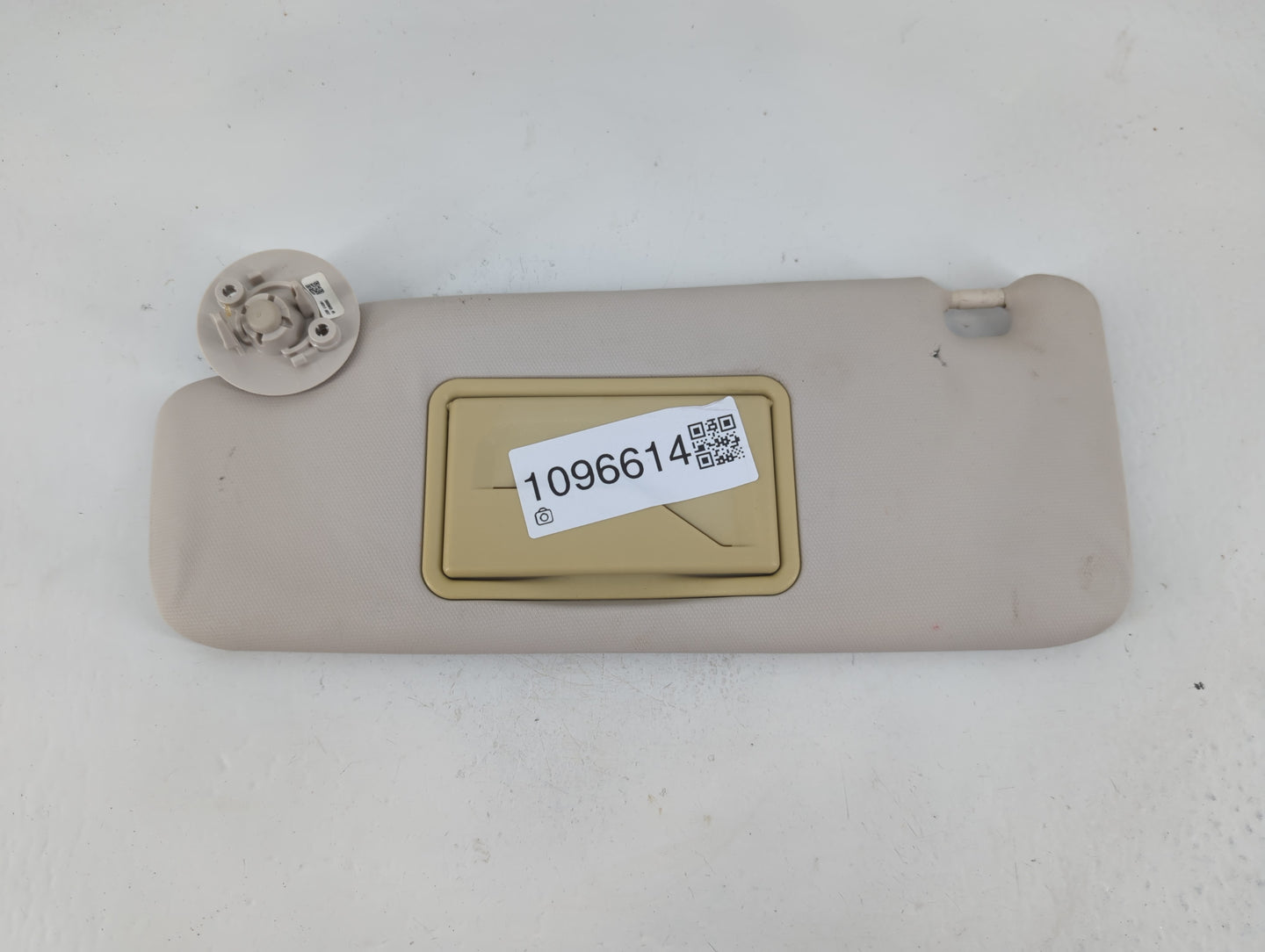 2016 Chevrolet Cruze Sun Visor Shade Replacement Passenger Right Mirror Fits OEM Used Auto Parts - Oemusedautoparts1.com