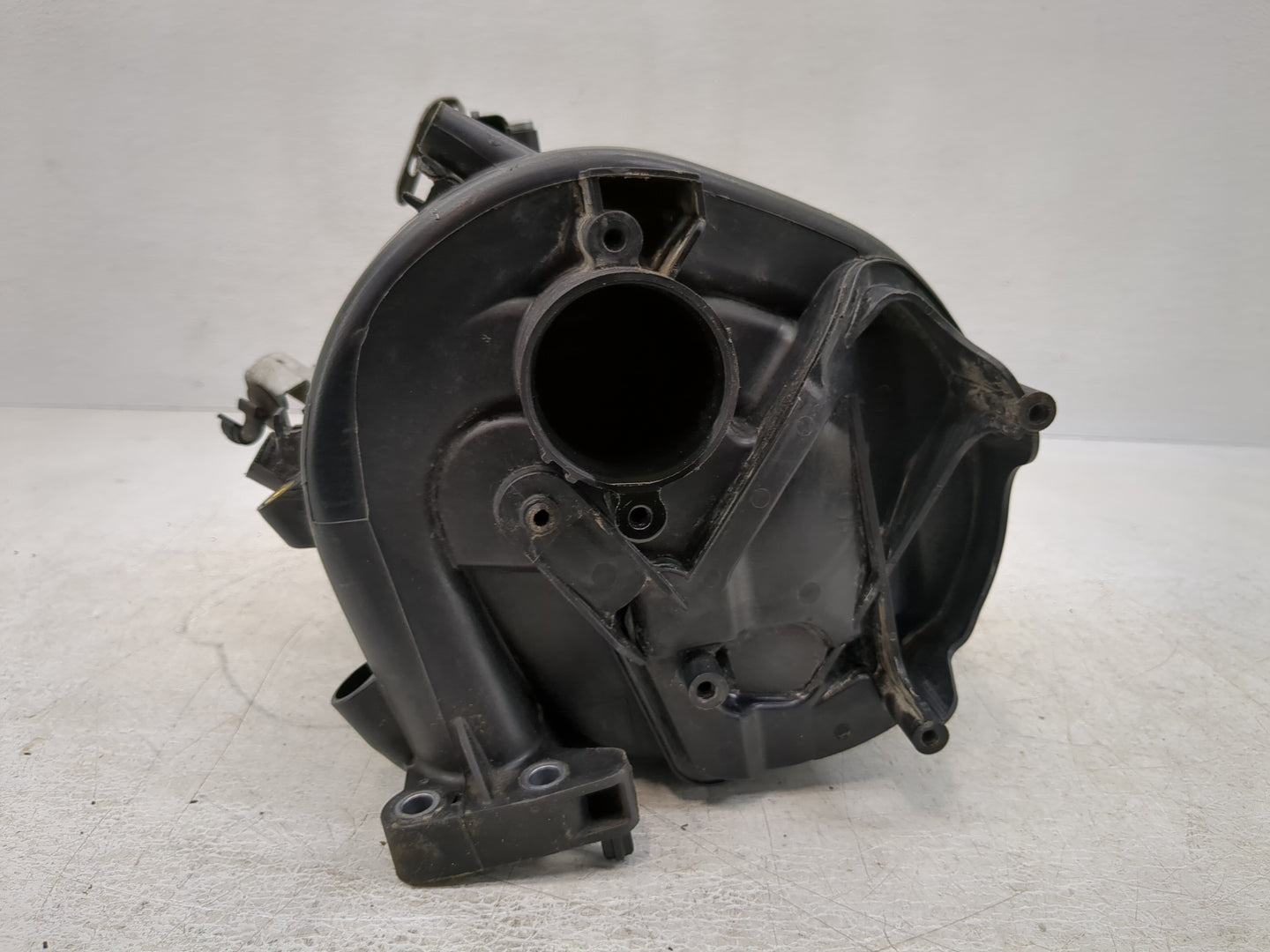2016 Chevrolet Cruze Air Intake Manifold P/N:55570282 Fits OEM Used Auto Parts - Oemusedautoparts1.com