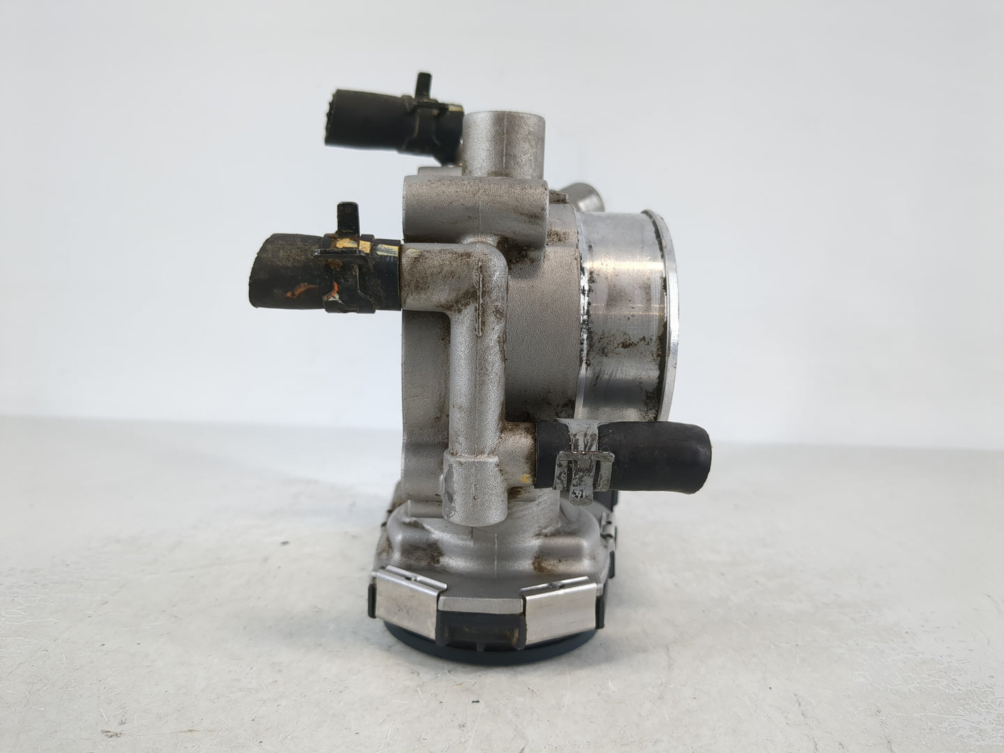 2011-2016 Chevrolet Cruze Throttle Body P/N:55 577 375 Fits Fits 2009 2010 2011 2012 2013 2014 2015 2016 2017 2018 OEM Used 