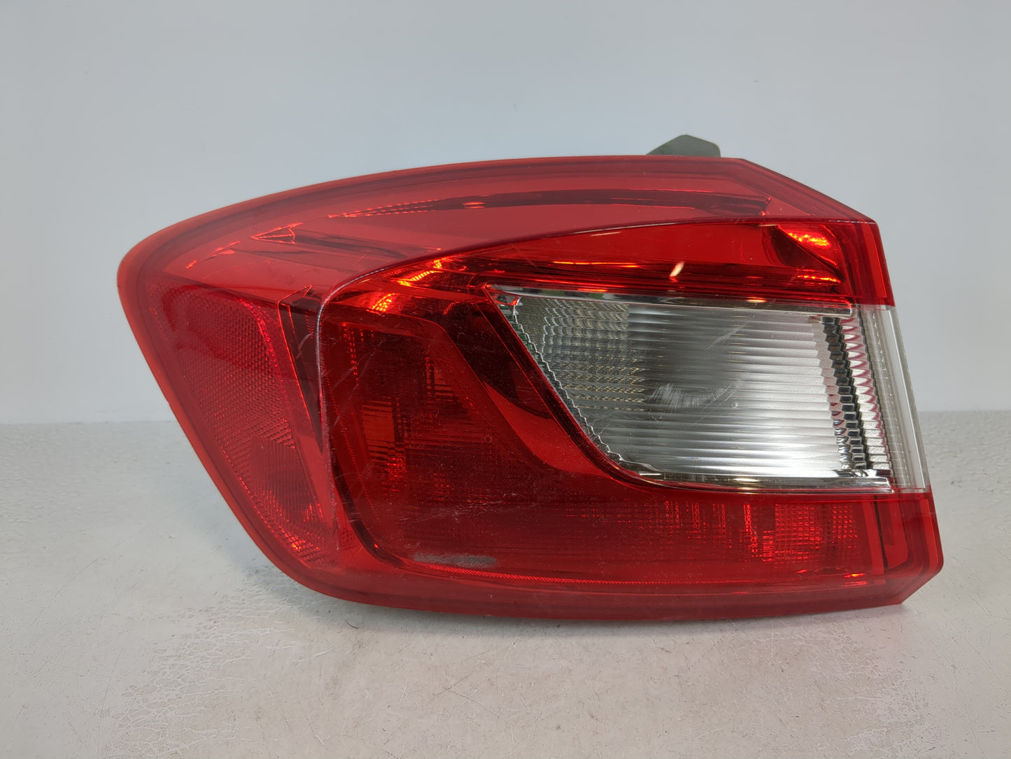 2011-2016 Chevrolet Cruze Tail Light Assembly Driver Left OEM P/N:84078120 Fits Fits 2011 2012 2013 2014 2015 2016 OEM Used 