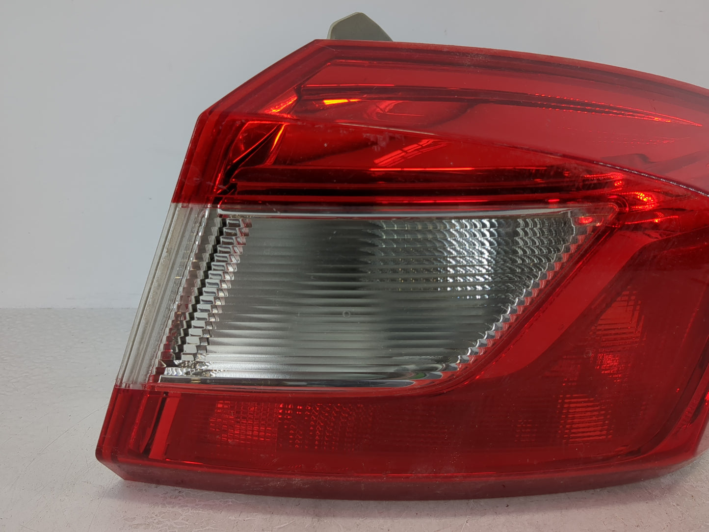 2016-2017 Chevrolet Cruze Tail Light Assembly Passenger Right OEM P/N:84078119 Fits Fits 2016 2017 OEM Used Auto Parts - Oem