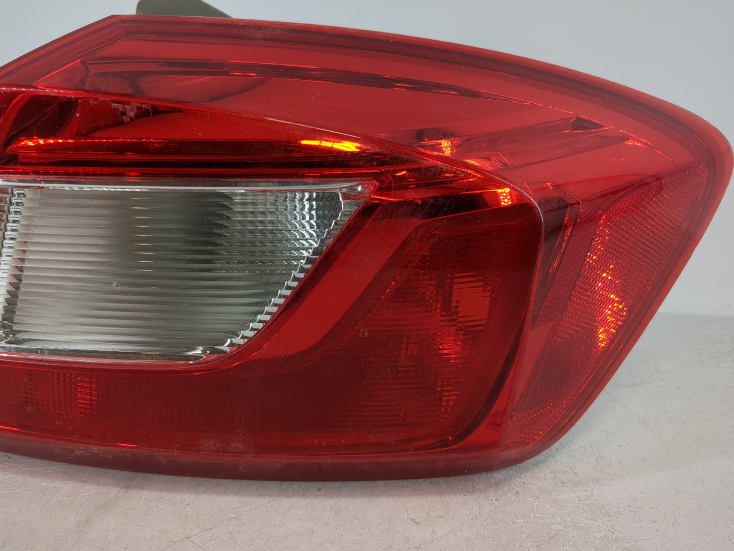 2016-2017 Chevrolet Cruze Tail Light Assembly Passenger Right OEM P/N:84078119 Fits Fits 2016 2017 OEM Used Auto Parts - Oem