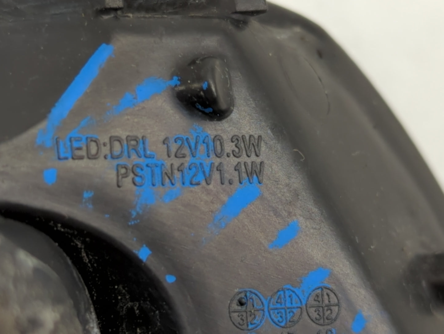 2015-2016 Chevrolet Cruze Passenger Right Oem Front Light Lamp - Oemusedautoparts1.com