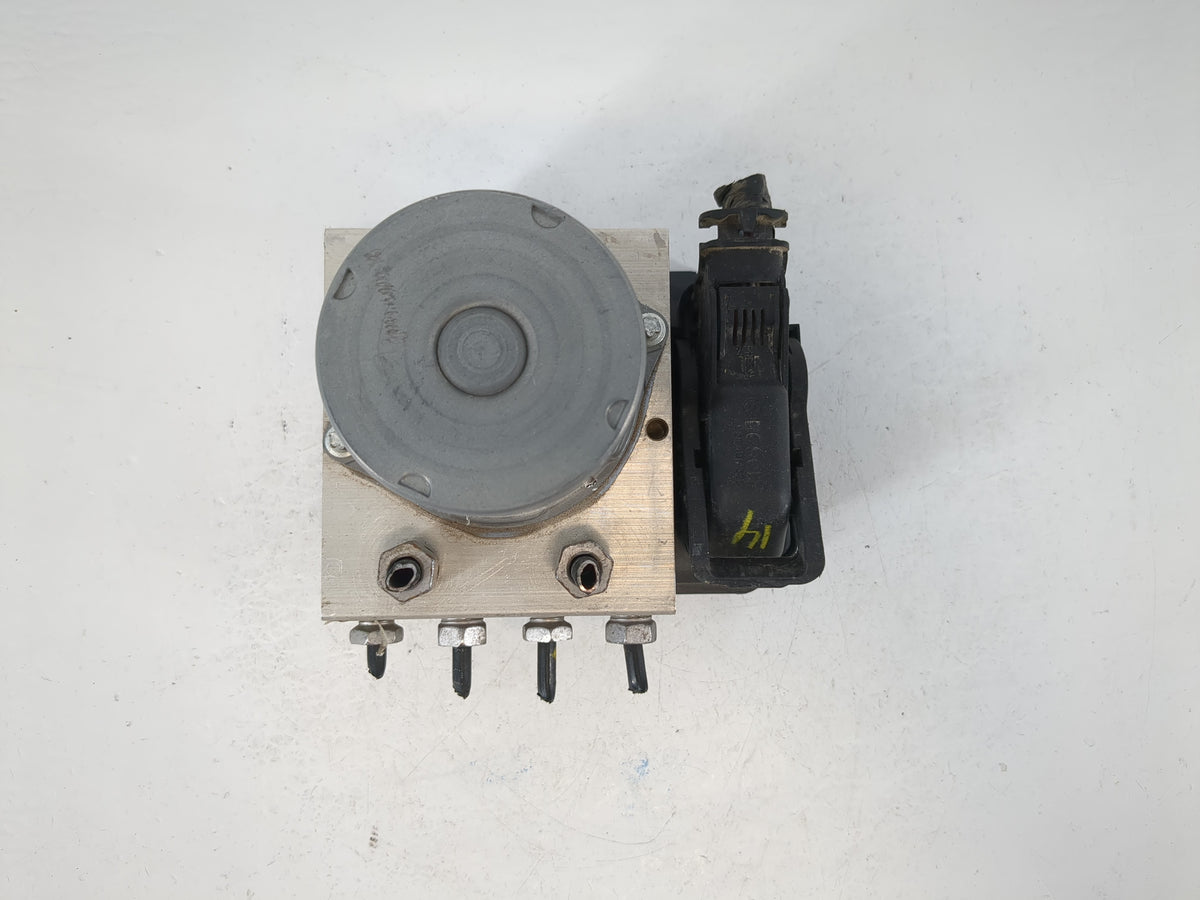 2016 Chevrolet Cruze Anti-Lock Brake ABS Pump Module Actuator OEM P/N:39042384 Fits OEM Used Auto Parts - Oemusedautoparts1.