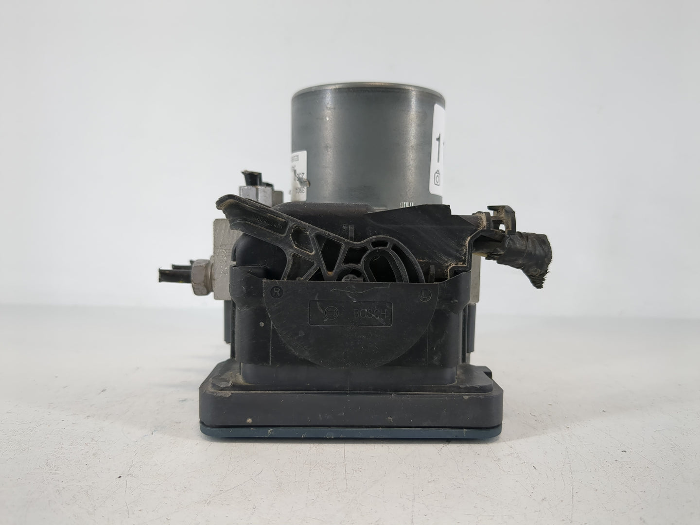 2016 Chevrolet Cruze ABS Pump Control Module Replacement P/N:39042384 Fits OEM Used Auto Parts - Oemusedautoparts1.com