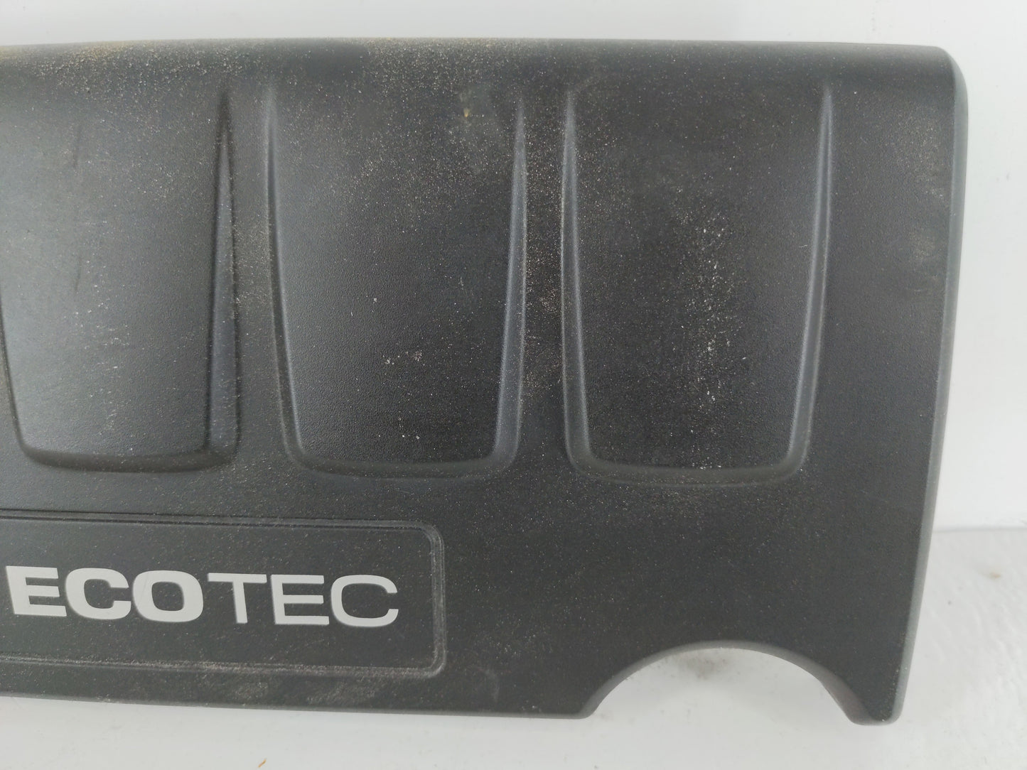 2016 Chevrolet Cruze Engine Cover - Oemusedautoparts1.com