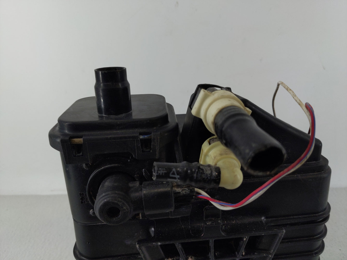 2016 Chevrolet Cruze Fuel Vapor Charcoal Canister 1117396 - Oemusedautoparts1.com