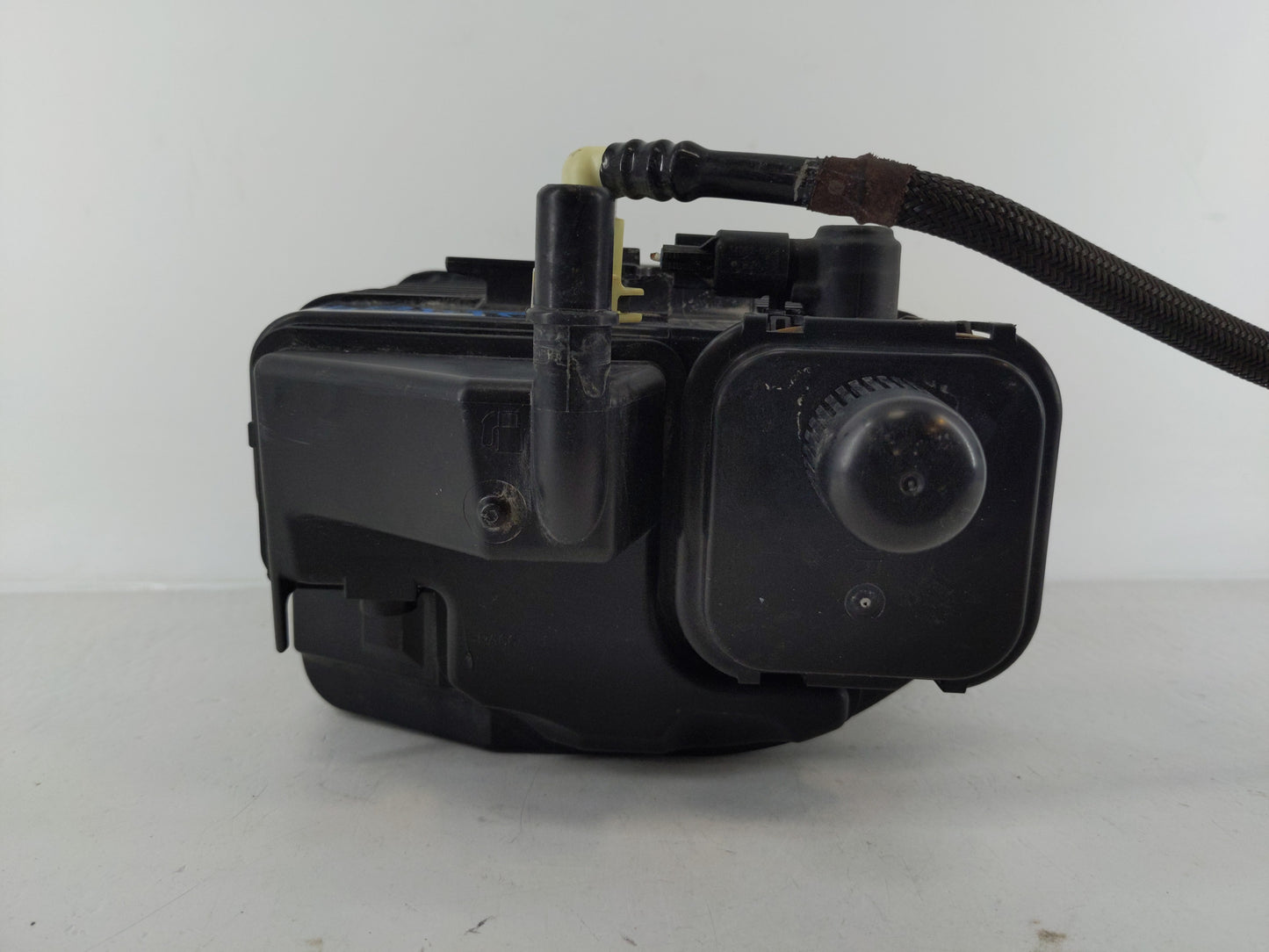 2016 Chevrolet Cruze Fuel Vapor Charcoal Canister 1117559 - Oemusedautoparts1.com