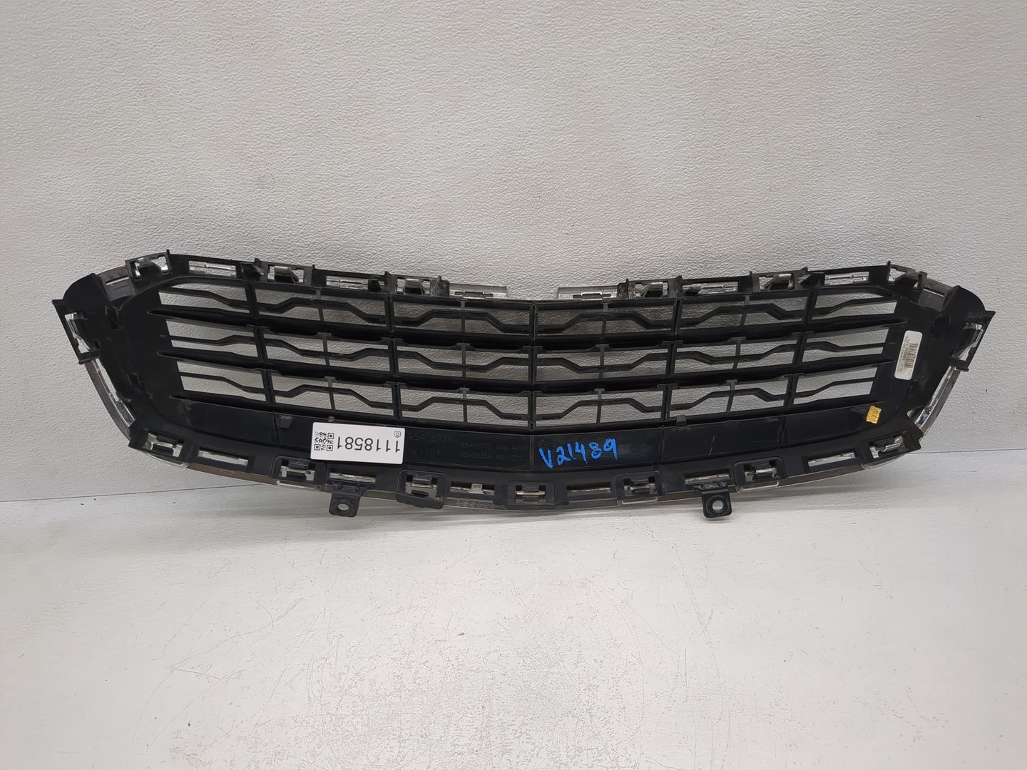 2016-2018 Chevrolet Cruze Front Grille Bumper Not Included 1118581 - Oemusedautoparts1.com
