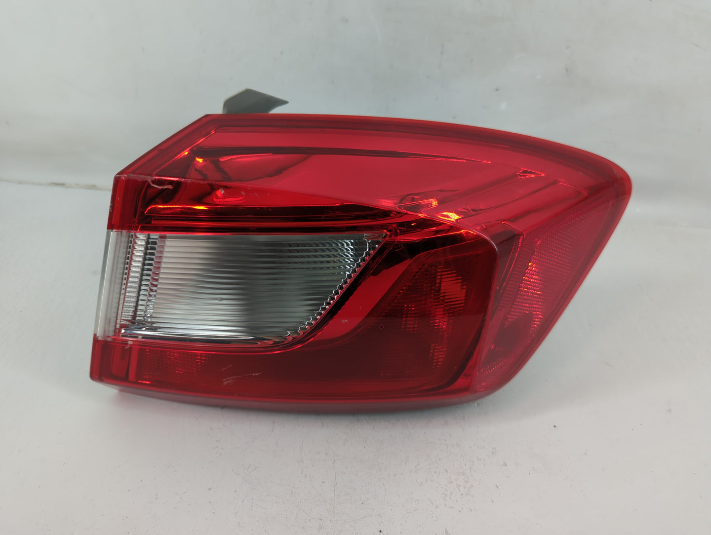 2016-2017 Chevrolet Cruze Tail Light Assembly Passenger Right OEM P/N:84078119 Fits Fits 2016 2017 OEM Used Auto Parts - Oem