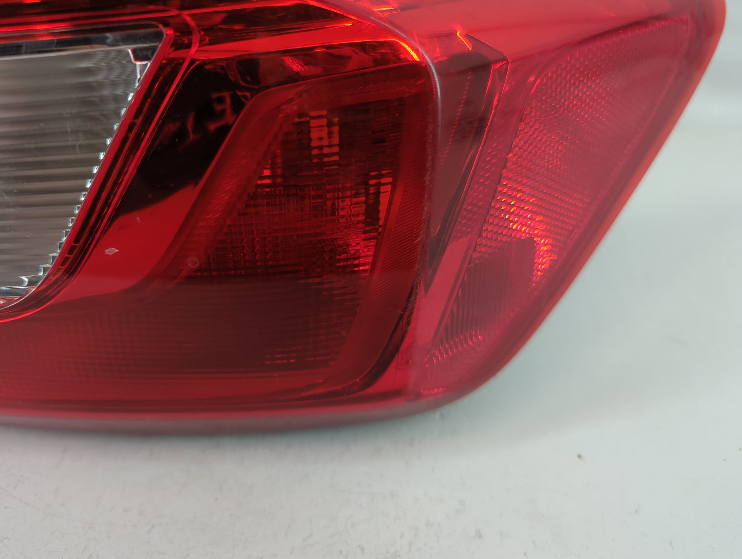 2016-2017 Chevrolet Cruze Tail Light Assembly Passenger Right OEM P/N:84078119 Fits Fits 2016 2017 OEM Used Auto Parts - Oem