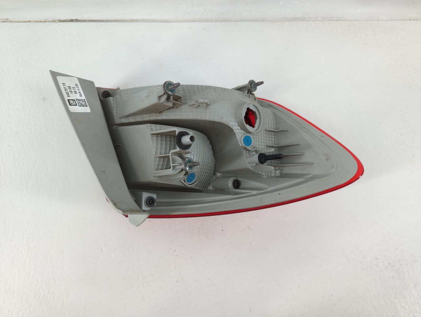 2016-2017 Chevrolet Cruze Tail Light Assembly Passenger Right OEM P/N:84078119 Fits Fits 2016 2017 OEM Used Auto Parts - Oem
