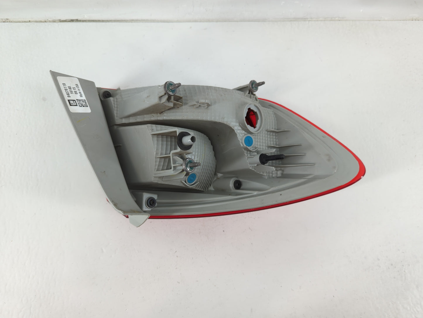 2016-2017 Chevrolet Cruze Tail Light Assembly Passenger Right OEM P/N:84078119 Fits Fits 2016 2017 OEM Used Auto Parts - Oem