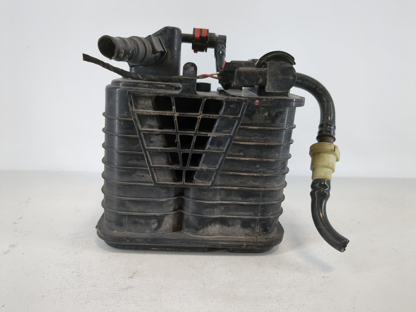 2016 Chevrolet Cruze Fuel Vapor Charcoal Canister 1120714 - Oemusedautoparts1.com