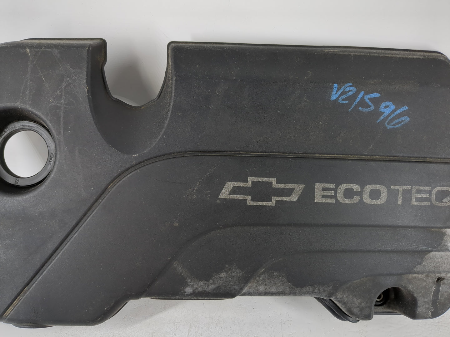 2016 Chevrolet Cruze Engine Cover - Oemusedautoparts1.com