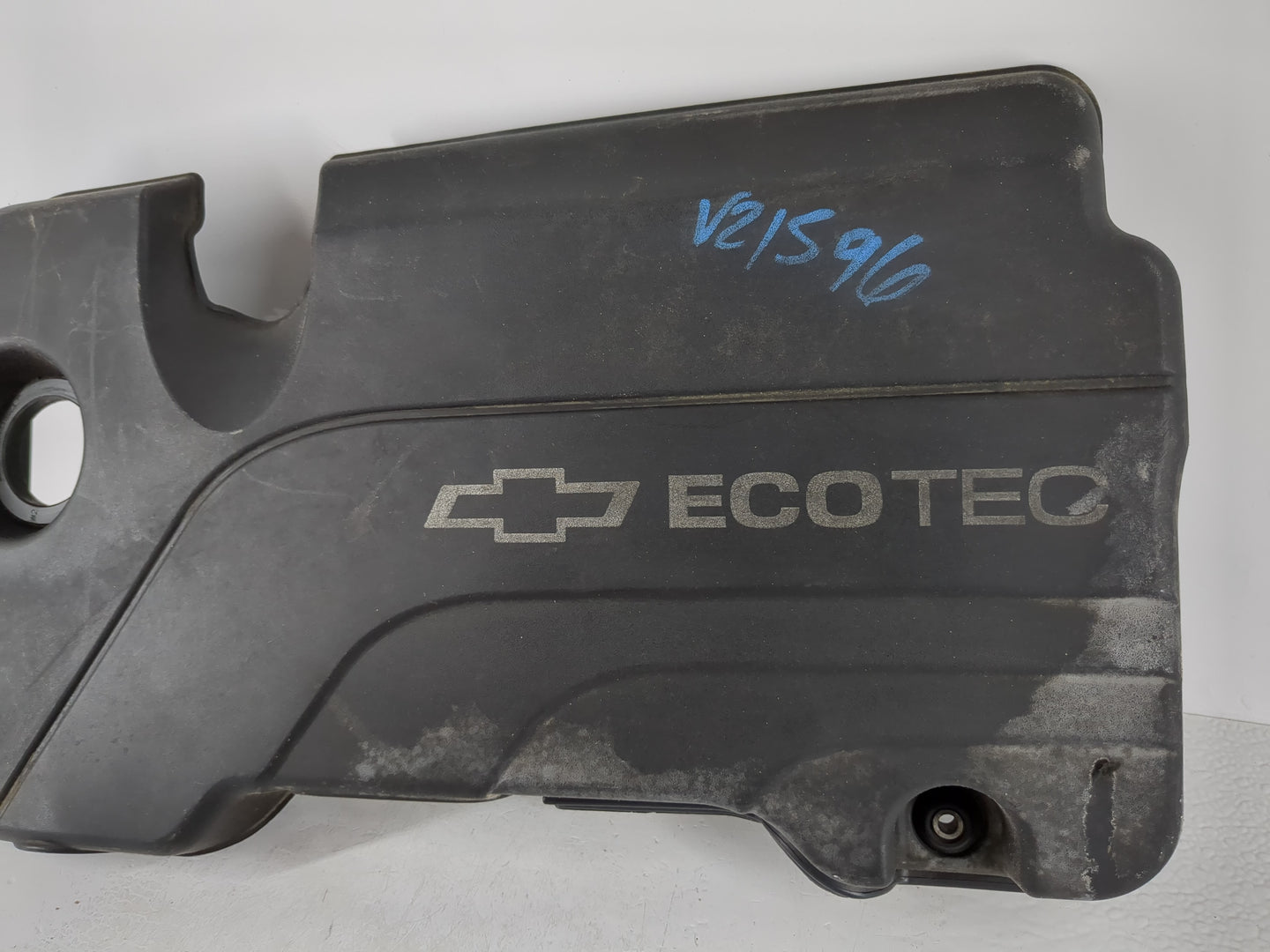 2016 Chevrolet Cruze Engine Cover - Oemusedautoparts1.com