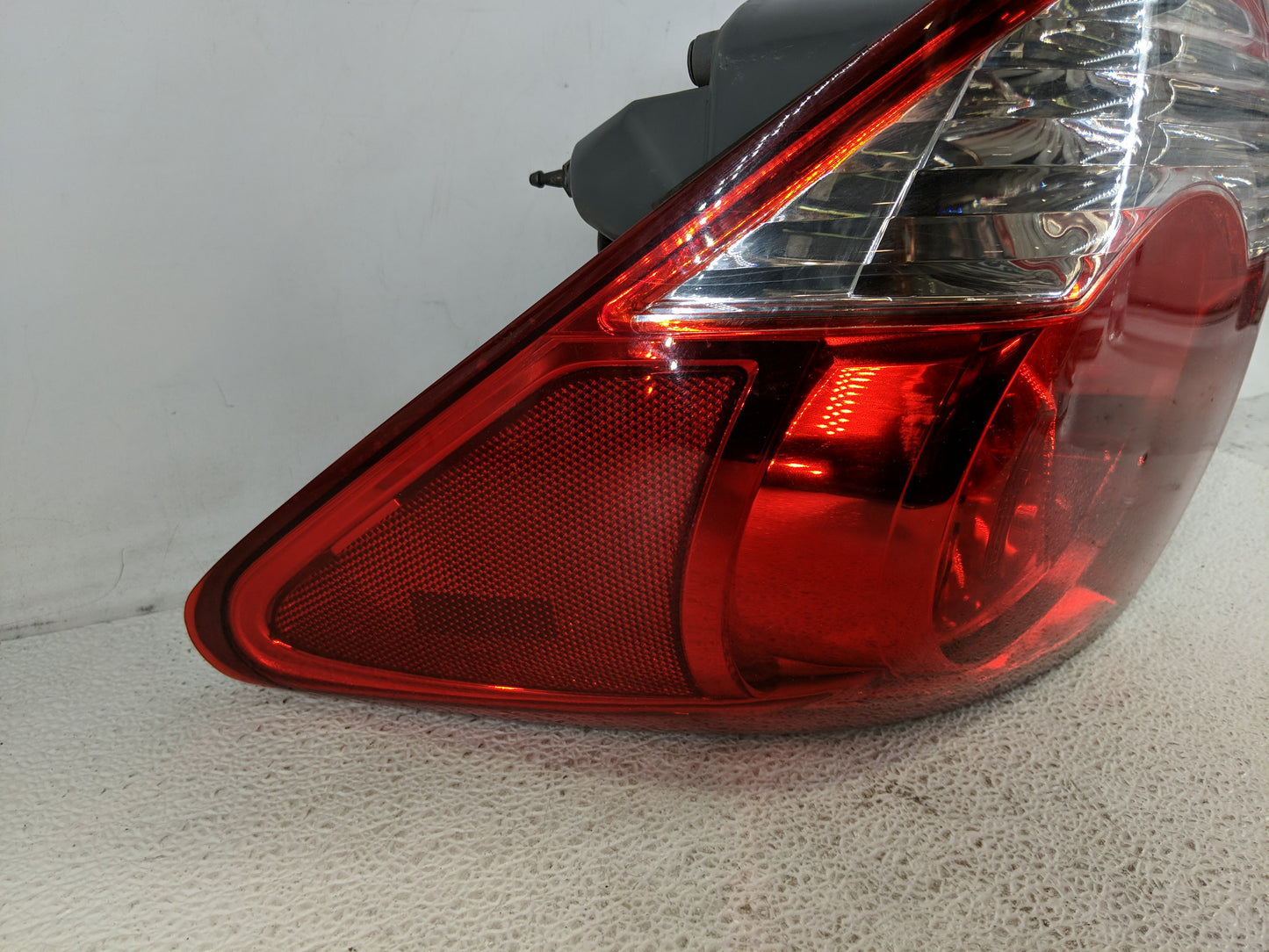 2016 Chevrolet Cruze Tail Light Assembly Passenger Right OEM P/N:00042155 Fits OEM Used Auto Parts - Oemusedautoparts1.com