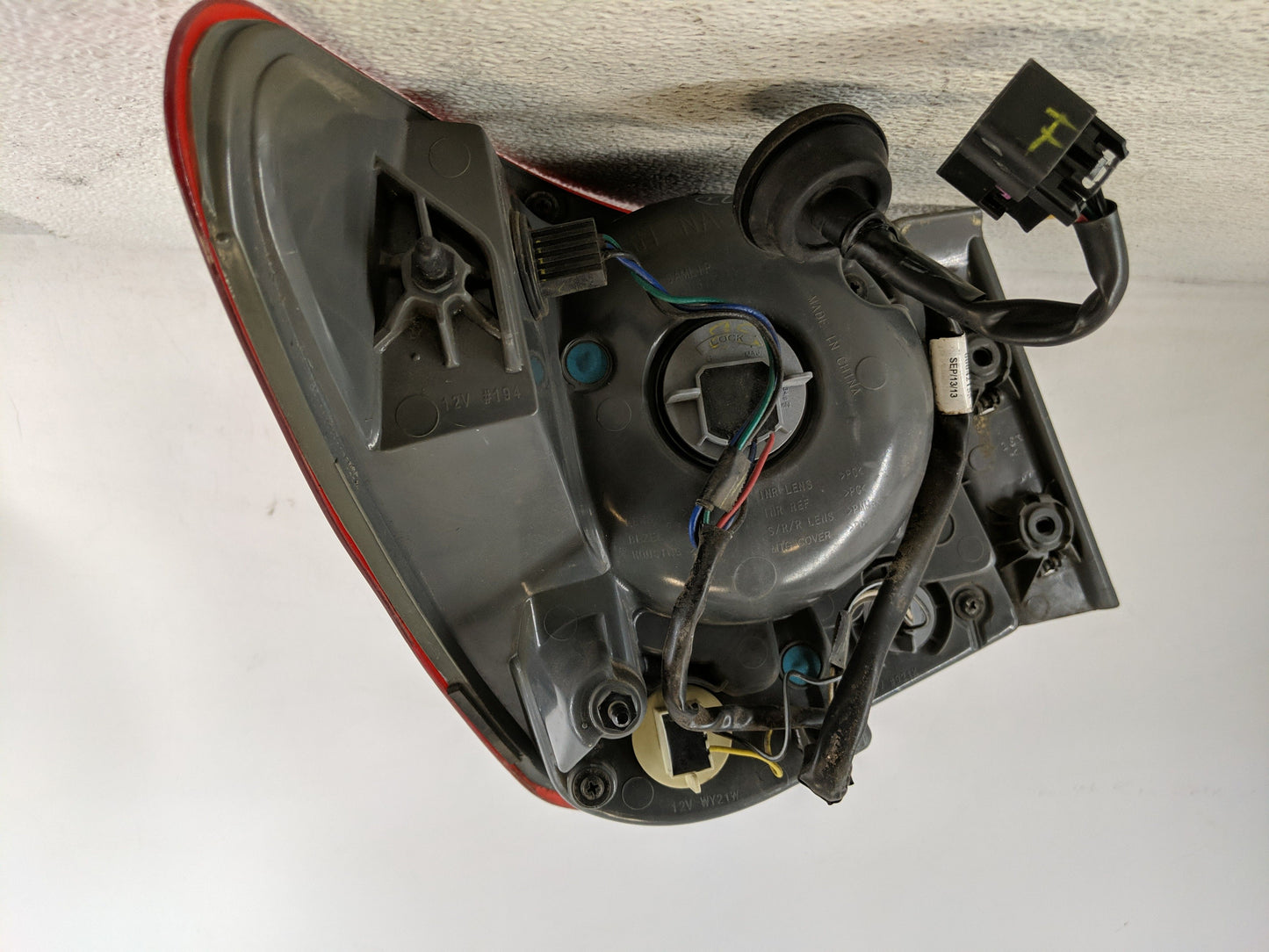 2016 Chevrolet Cruze Tail Light Assembly Passenger Right OEM P/N:00042155 Fits OEM Used Auto Parts - Oemusedautoparts1.com