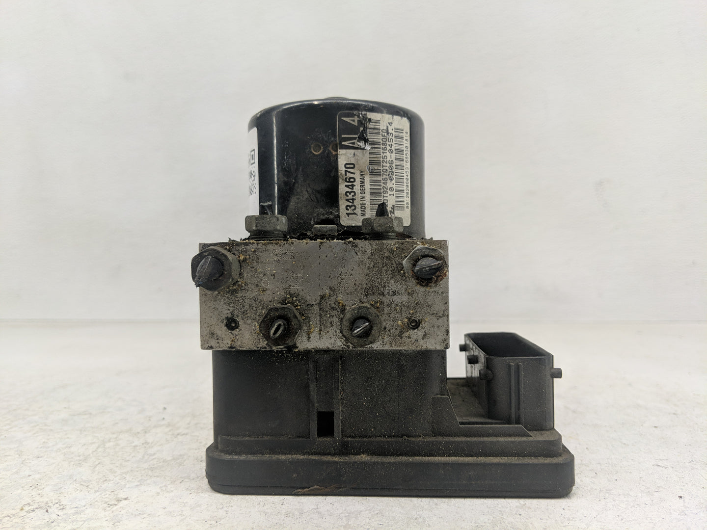 2016 Chevrolet Cruze ABS Pump Control Module Replacement P/N:13434670 Fits OEM Used Auto Parts - Oemusedautoparts1.com