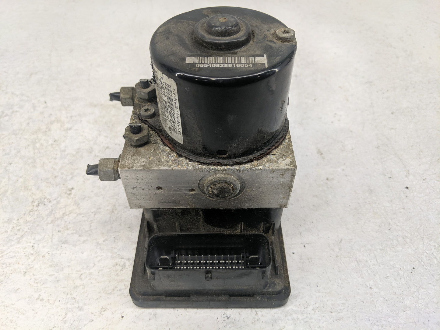 2016 Chevrolet Cruze ABS Pump Control Module Replacement P/N:13434670 Fits OEM Used Auto Parts - Oemusedautoparts1.com