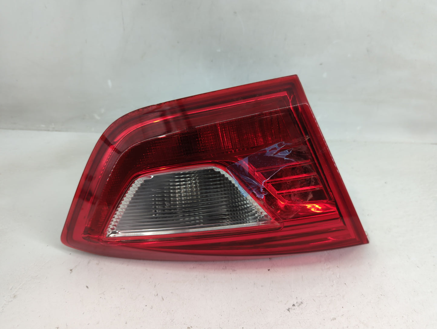 2016 Chevrolet Cruze Tail Light Assembly Passenger Right OEM P/N:84075816 Fits OEM Used Auto Parts - Oemusedautoparts1.com