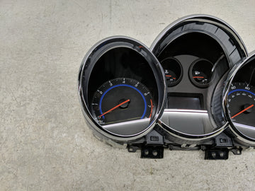 2015-2016 Chevrolet Cruze Instrument Cluster Speedometer Gauges P/N:42362673 Fits Fits 2015 2016 OEM Used Auto Parts