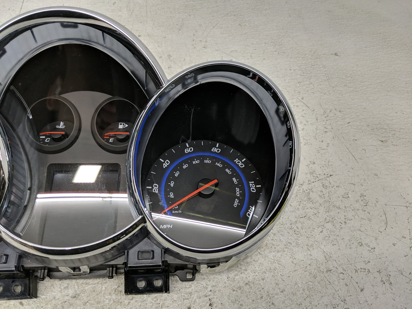 2015-2016 Chevrolet Cruze Instrument Cluster Speedometer Gauges P/N:42362673 Fits Fits 2015 2016 OEM Used Auto Parts - Oemus