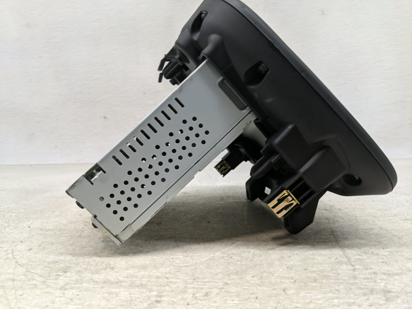 2016 Chevrolet Cruze Radio AM FM Cd Player Receiver Replacement P/N:555343750 42473831, 42456917 Fits OEM Used Auto Parts - 