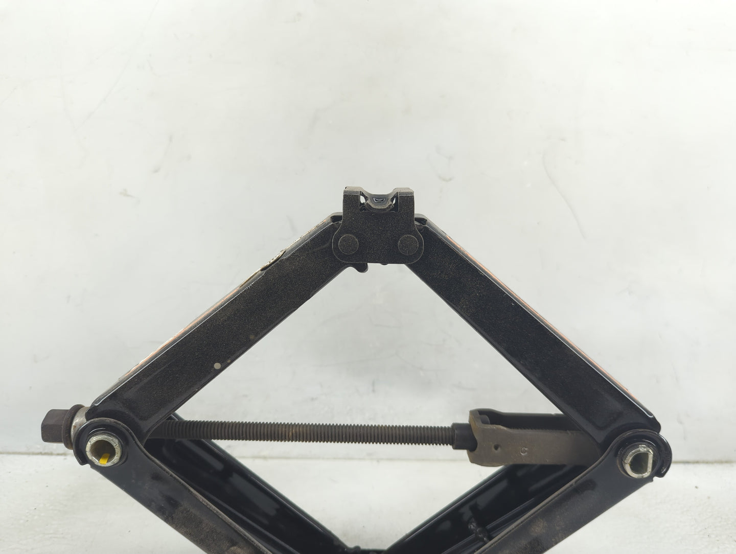 2016 Chevrolet Cruze Spare Scissor Car Jack - Oemusedautoparts1.com
