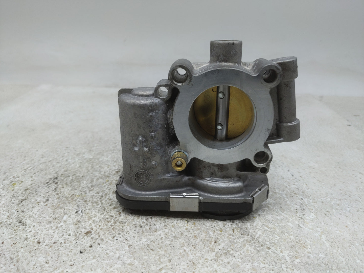 2011-2016 Chevrolet Cruze Throttle Body P/N:55 565 489 Fits Fits 2011 2012 2013 2014 2015 2016 2017 2018 2019 2020 2021 OEM 