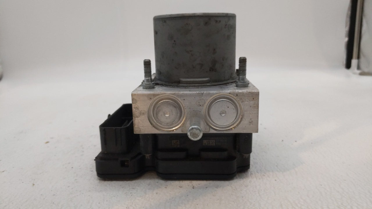 2016 Chevrolet Cruze ABS Pump Control Module Replacement P/N:065055766 Fits OEM Used Auto Parts - Oemusedautoparts1.com