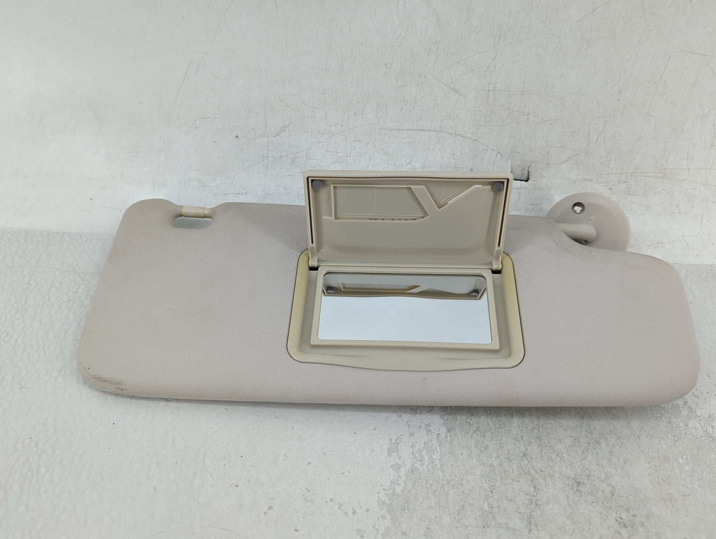 2016 Chevrolet Cruze Sun Visor Shade Replacement Passenger Right Mirror Fits OEM Used Auto Parts - Oemusedautoparts1.com