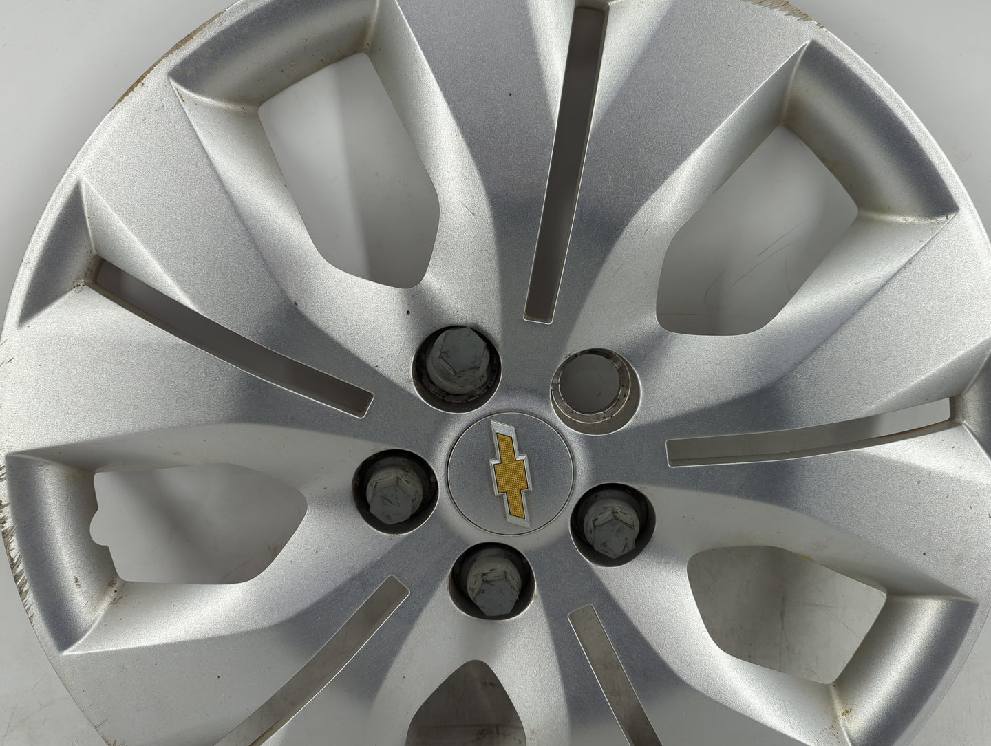 2016 Chevrolet Cruze Driver Front Wheel Hub Oem 1413957 - Oemusedautoparts1.com