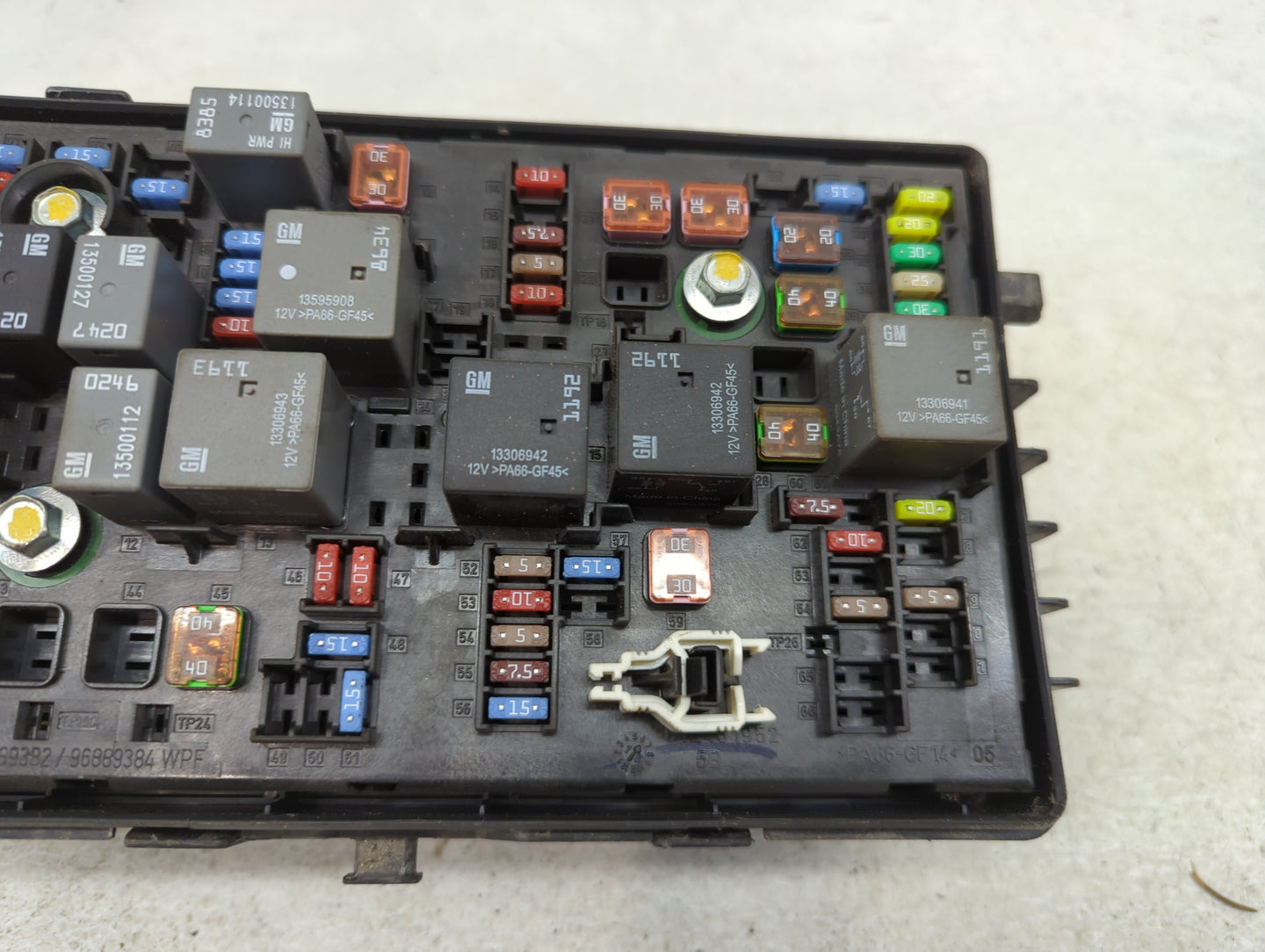 2015-2016 Chevrolet Cruze Fusebox Fuse Box Panel Relay Module P/N:812461952 Fits Fits 2015 2016 OEM Used Auto Parts - Oemuse
