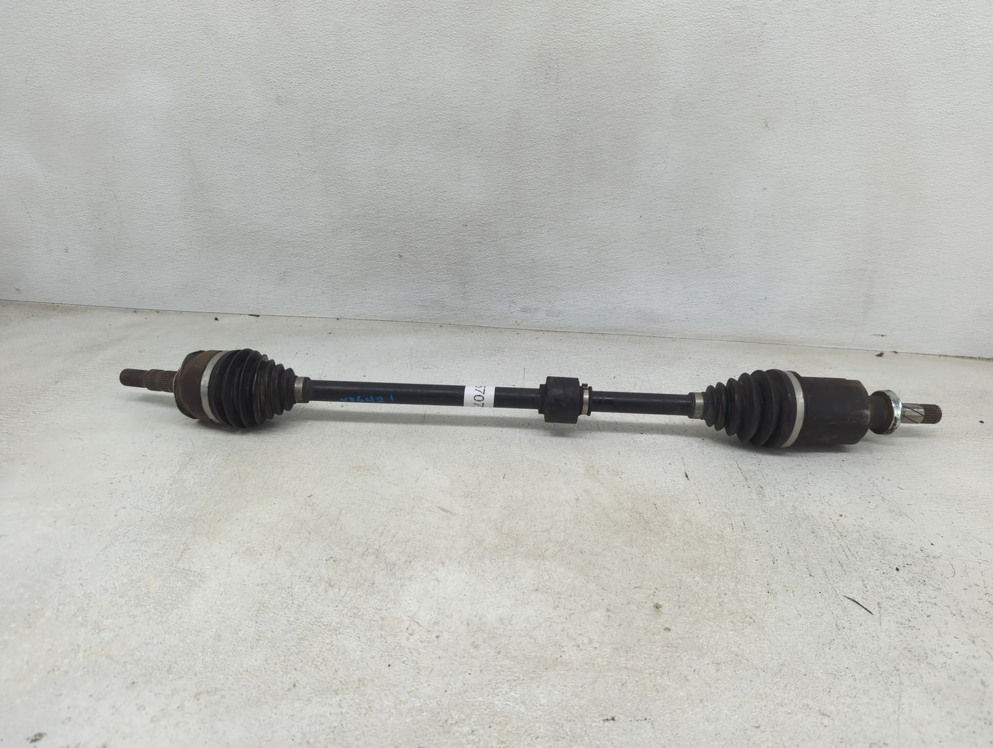 2013-2016 Chevrolet Cruze Axle Shaft Front Passenger Cv C/v - Oemusedautoparts1.com